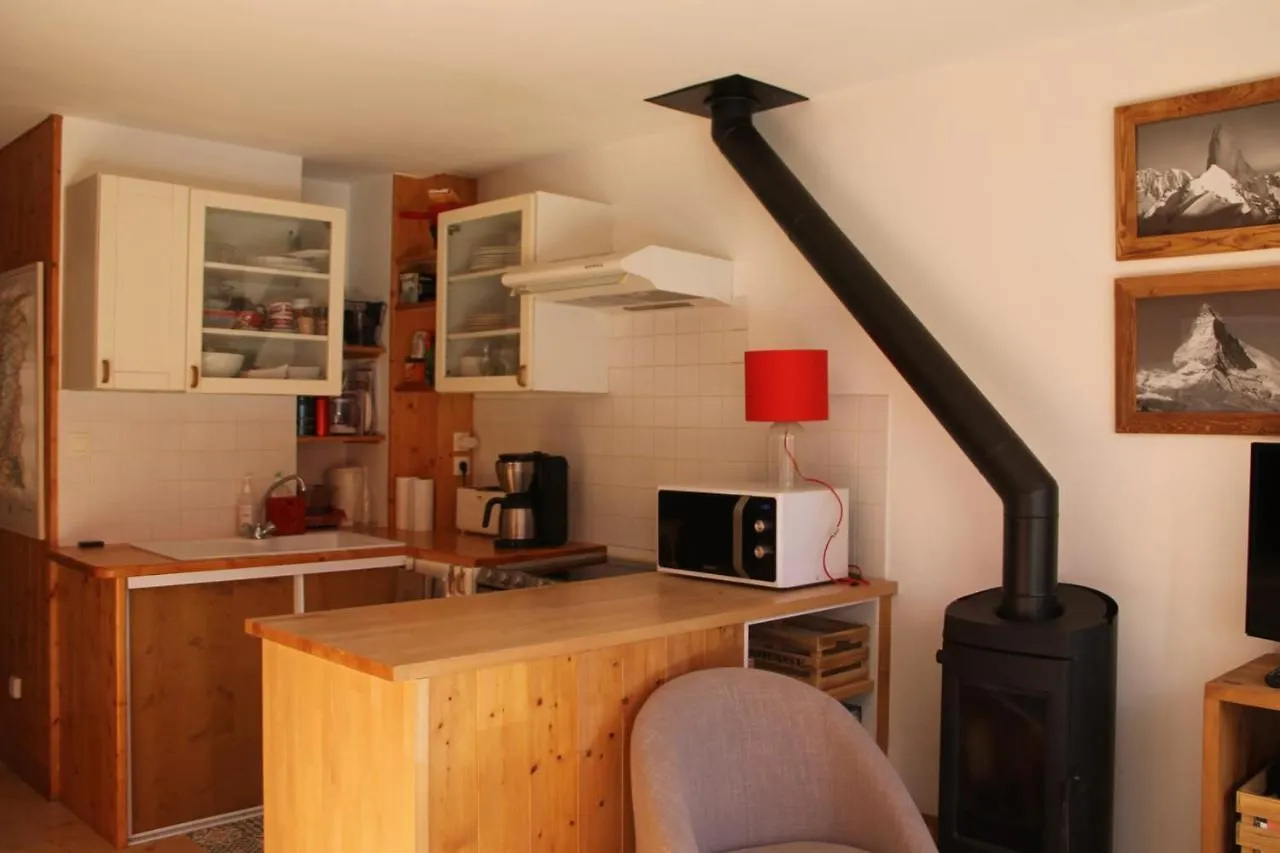 Comfortable Apartment With Terrace In شامونكس