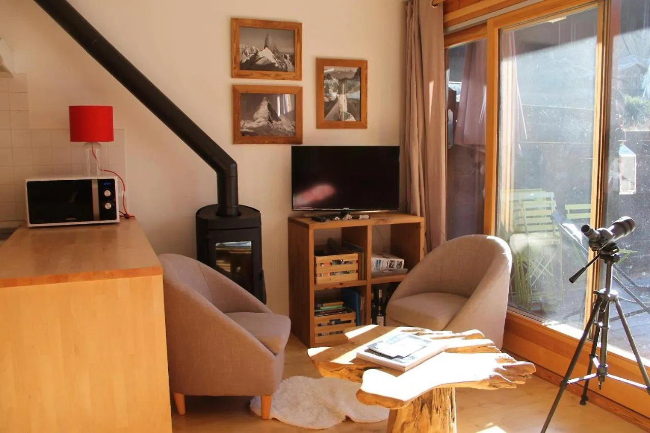 Comfortable Apartment With Terrace In شامونكس